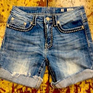 Miss Me size 28 boyfriend Bermuda 5 to 8 length